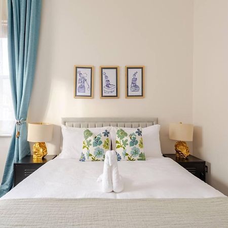 Stylish Flat In Central Location With Free Parking Swindon Dış mekan fotoğraf